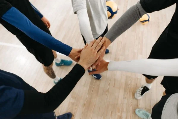 volleyball team huddle strategy